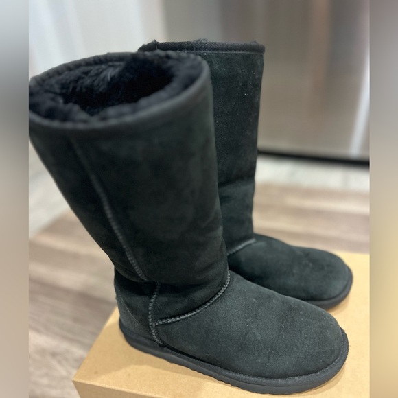 Uggs Black Classic Tall Boots Size 4 EUC Girls teens kids - Picture 5 of 9